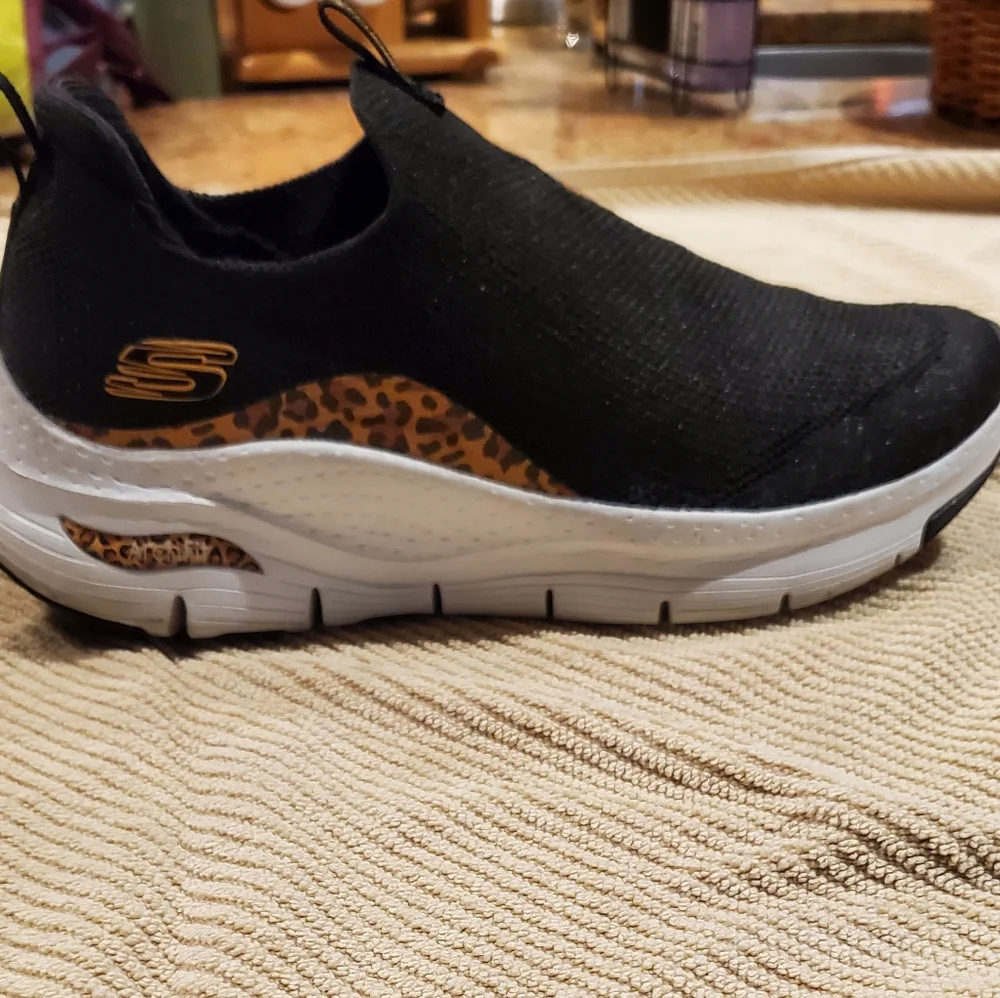 Skechers, Arch Fit  Slip-On Sneakers - Picture 9 of 9